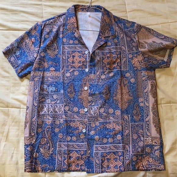 Patterned short sleeve button down - Picture 4 of 5